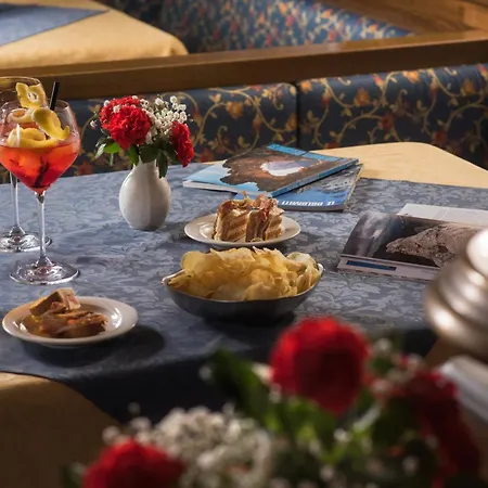 Hotel Centrale Hotell Alleghe